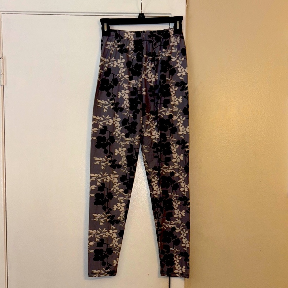 Gray and Black High-Waisted Leggings with Intricate Design